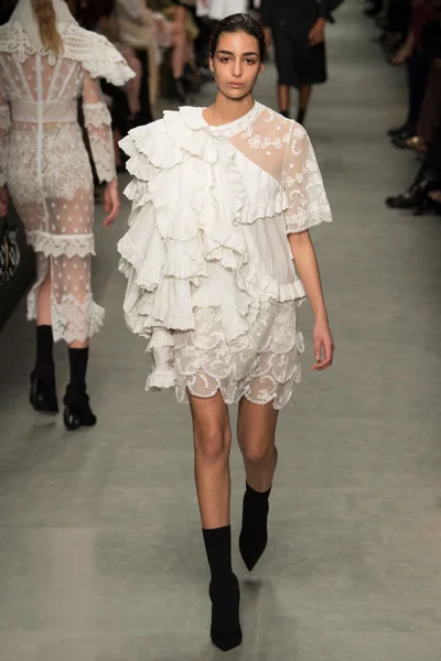 Look 77